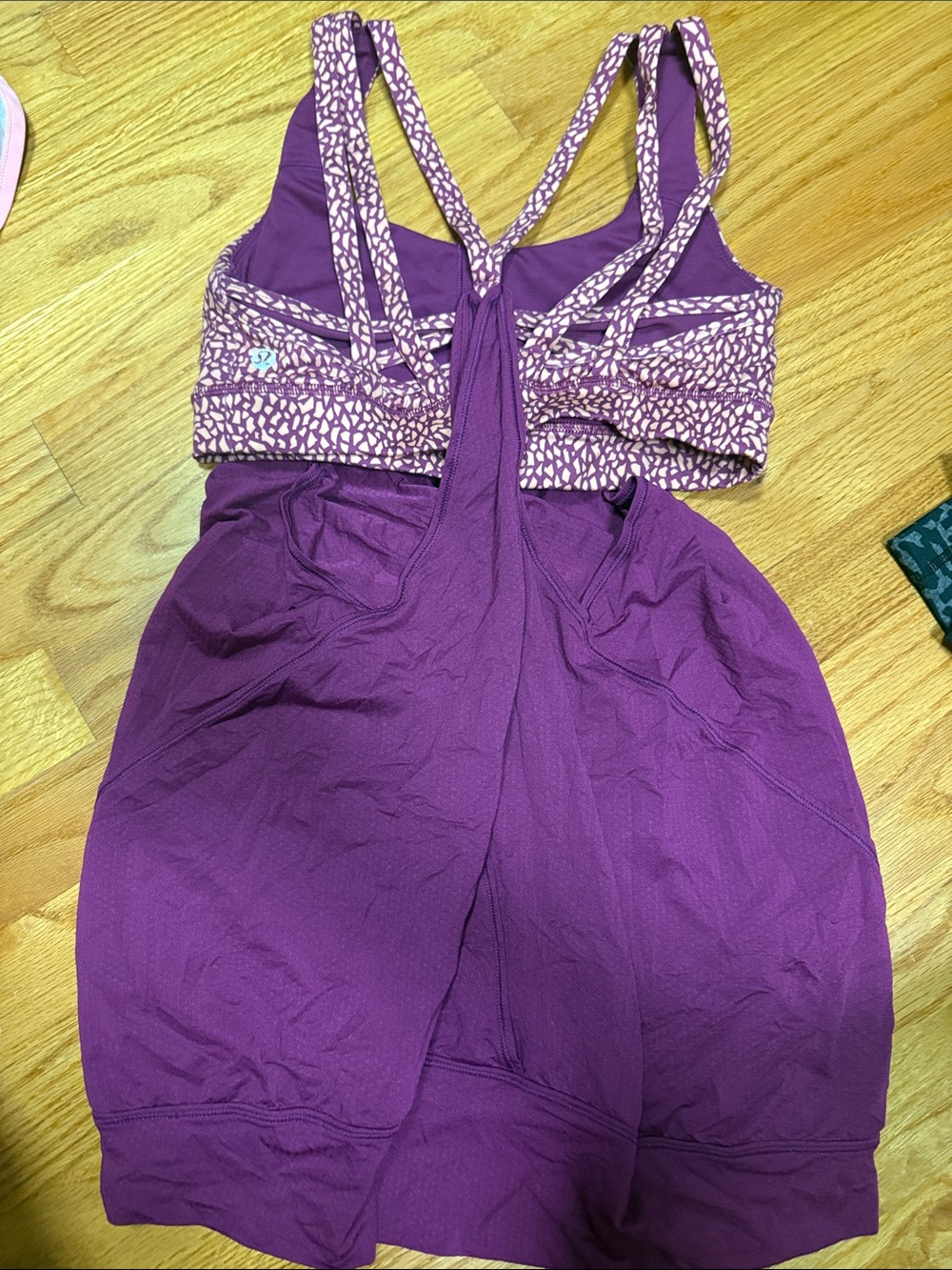 Lululemon Purple Activewear Top - Deep Plum size 6 - Picture 2 of 3